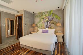Signature Beachside Condotel Nha Trang