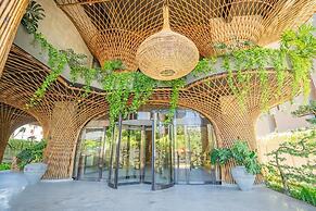 Signature Beachside Condotel Nha Trang