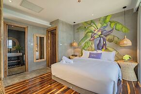 Signature Beachside Condotel Nha Trang