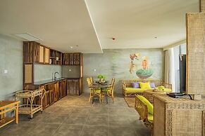 Signature Beachside Condotel Nha Trang