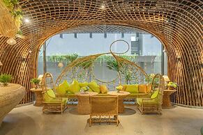 Signature Beachside Condotel Nha Trang