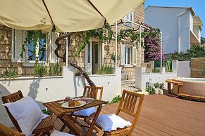 Hedera Estate, Hedera A8