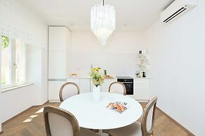 Hedera Estate, Hedera A8