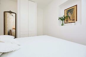 Hedera Estate, Hedera A8