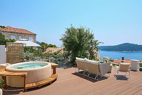 Hedera Estate, Hedera A8