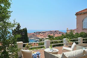 Hedera Estate, Hedera A8