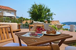 Hedera Estate, Hedera A8