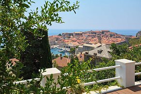 Hedera Estate, Hedera A8