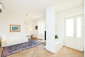 Hedera Estate, Hedera A8