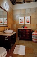 Mmakuba Private Game Lodge