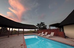 Mmakuba Private Game Lodge