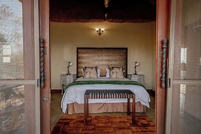 Mmakuba Private Game Lodge