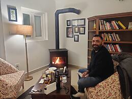 Oakwood Forest Retreat