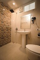 Oakwood Forest Retreat