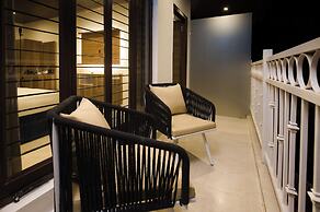 Oakwood Forest Retreat