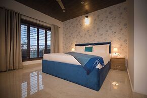 Oakwood Forest Retreat