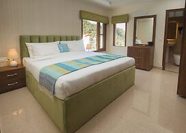 Oakwood Forest Retreat