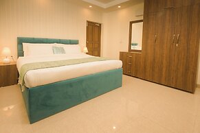 Oakwood Forest Retreat