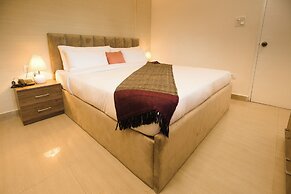 Oakwood Forest Retreat