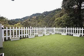 Oakwood Forest Retreat