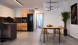 Casa di Pino in Paradisi Square Near Airport