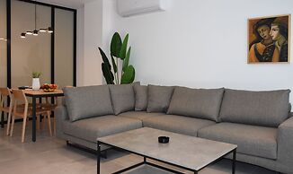 Casa di Pino in Paradisi Square Near Airport