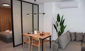 Casa di Pino in Paradisi Square Near Airport