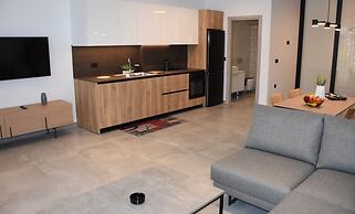 Casa di Pino in Paradisi Square Near Airport