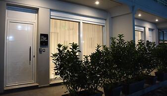 Casa di Pino in Paradisi Square Near Airport