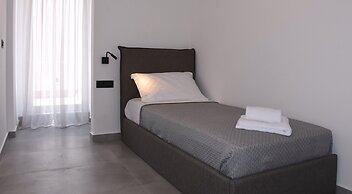 Casa di Pino in Paradisi Square Near Airport