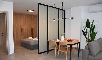 Casa di Pino in Paradisi Square Near Airport