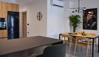 Casa di Pino in Paradisi Square Near Airport