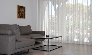 Casa di Pino in Paradisi Square Near Airport