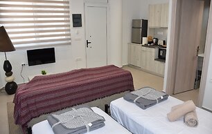 Casa di Pino in Paradisi Square Near Airport