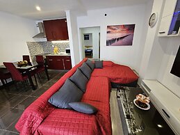 Modern Apartment Nikola in a Quiet Area