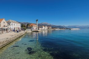 Modern Apartment Nikola in a Quiet Area