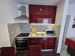 Modern Apartment Nikola in a Quiet Area