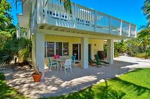Waterfront Home With Beautiful Views 1 Bedroom Home by RedAwning
