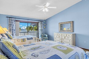 Beautiful Water Views From Every Room In The House 3 Bedroom Home by R