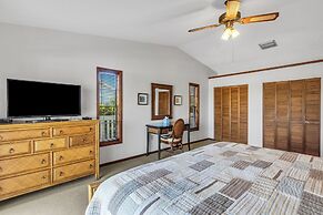 Beautiful Water Views From Every Room In The House 3 Bedroom Home by R