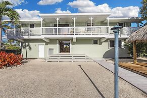 Beautiful Water Views From Every Room In The House 3 Bedroom Home by R