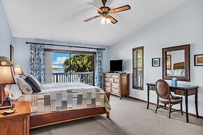 Beautiful Water Views From Every Room In The House 3 Bedroom Home by R