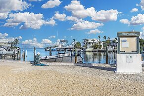 Beautiful Water Views From Every Room In The House 3 Bedroom Home by R