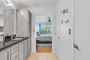 Updated Unit With Beautiful Florida Bay Sunsets 1 Bedroom Condo by Red