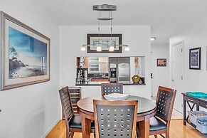 Updated Unit With Beautiful Florida Bay Sunsets 1 Bedroom Condo by Red