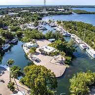 2 Houses Located On A Private Peninsula. 4 Bedroom Home by RedAwning