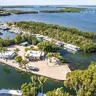 2 Houses Located On A Private Peninsula. 4 Bedroom Home by RedAwning