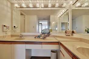 Direct Oceanfront With Private Staircase To Beach Prestigious Islamora