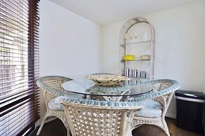 Direct Oceanfront With Private Staircase To Beach Prestigious Islamora