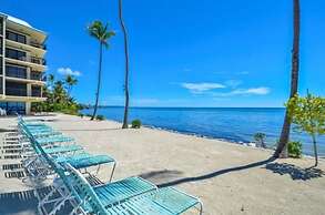 Direct Oceanfront With Private Staircase To Beach Prestigious Islamora